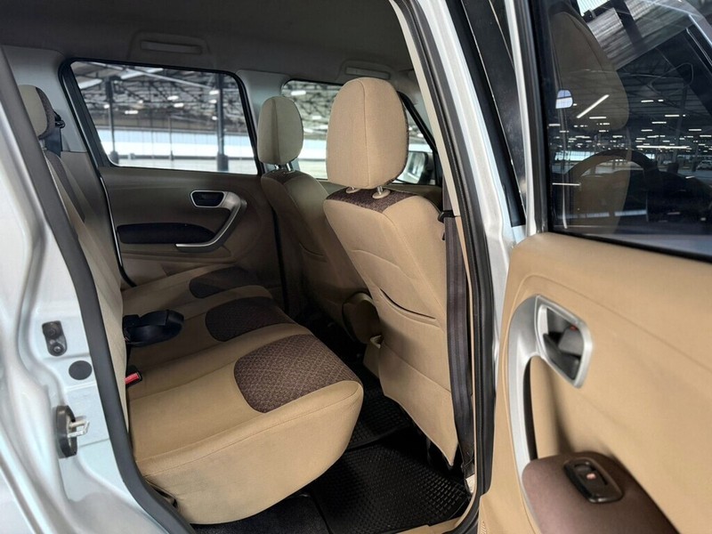 Mahindra TUV300 - Bakwena Auto Sales - Image 19