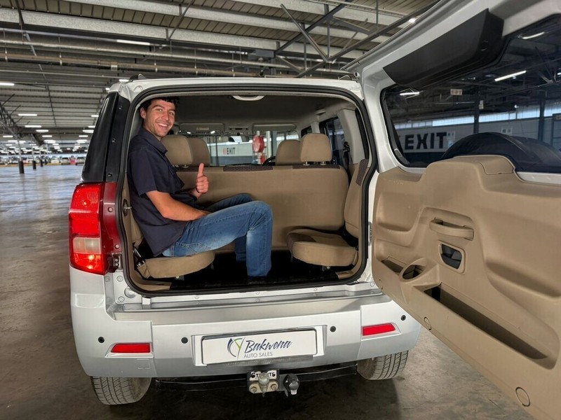 Mahindra TUV300 - Bakwena Auto Sales - Image 9