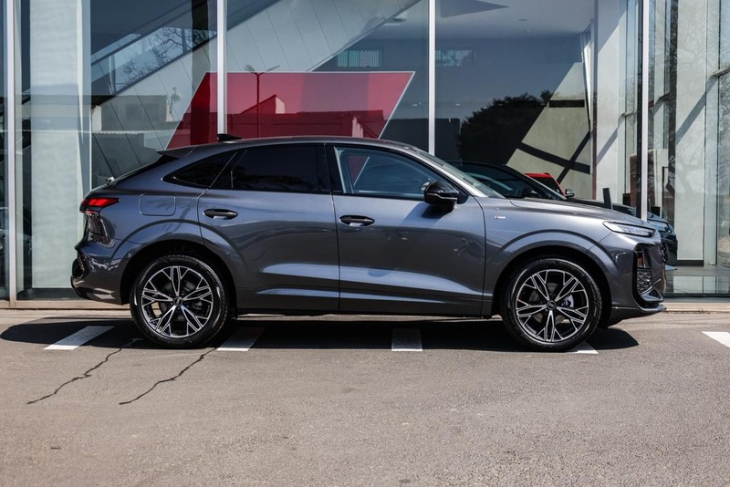 Audi Q3 - Audi Centre Hatfield - Image 3