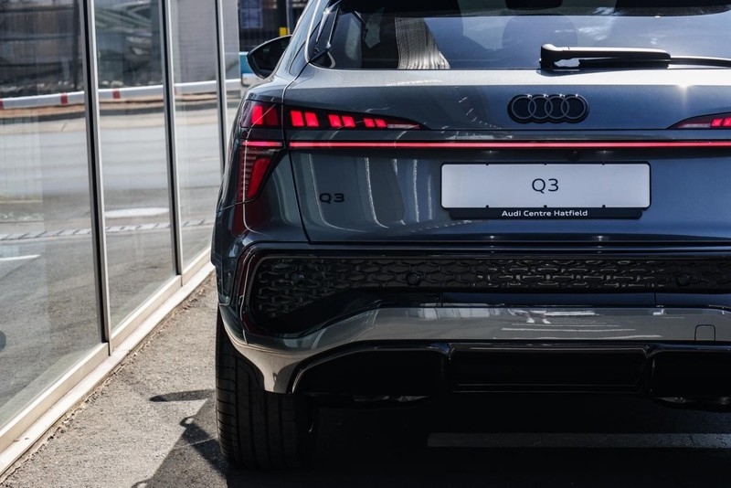 Audi Q3 - Audi Centre Hatfield - Image 11