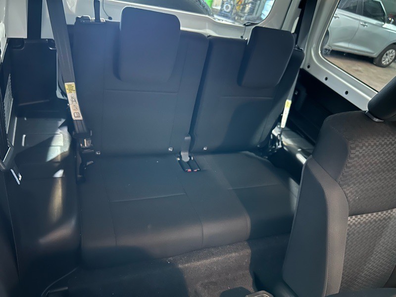 Suzuki Jimny - Mazda Pinetown - Image 11