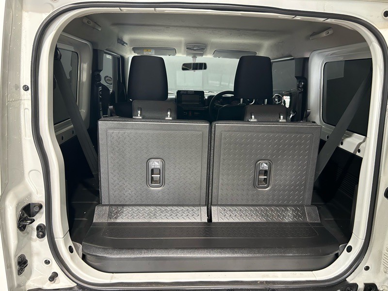 Suzuki Jimny - Mazda Pinetown - Image 7
