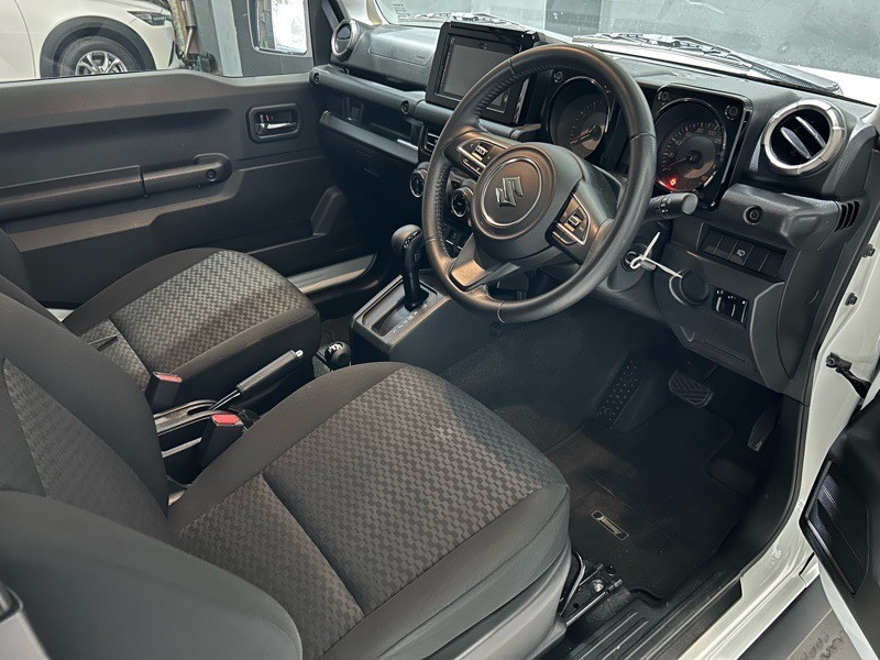 Suzuki Jimny - Mazda Pinetown - Image 4