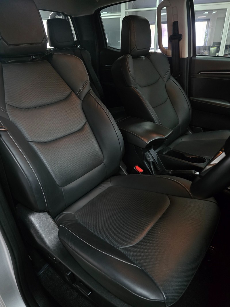 Isuzu D-Max - Hatfield VW Northcliff - Image 7