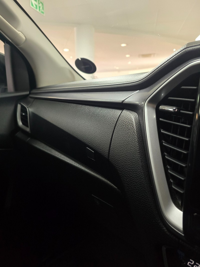 Isuzu D-Max - Hatfield VW Northcliff - Image 11