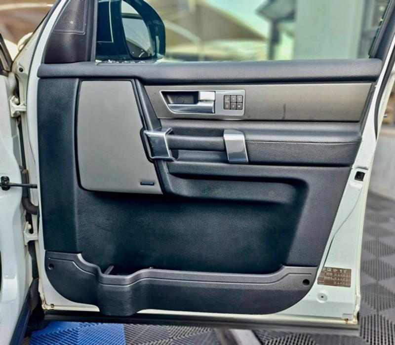 Land Rover Discovery - Parkview Auto Vereeniging - Image 8