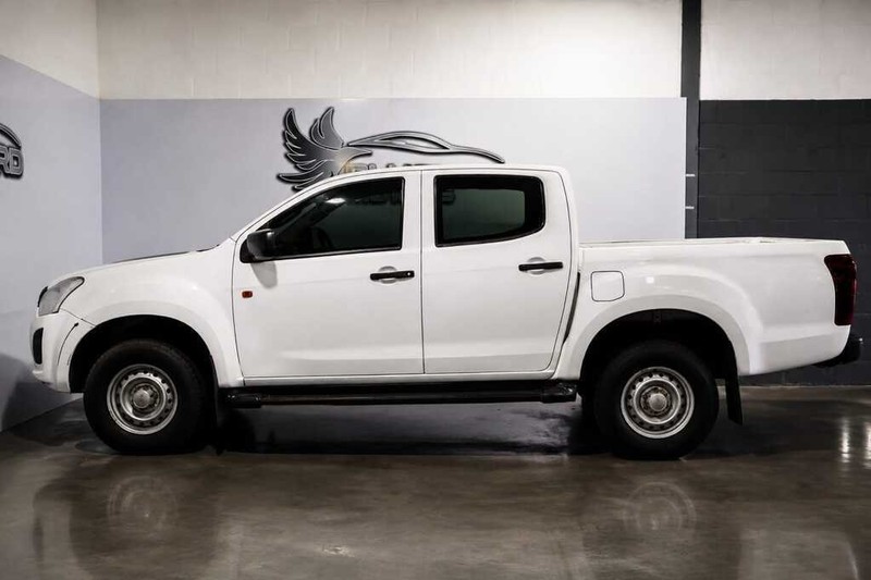 Isuzu D-Max - Bluebird Motors - Image 3