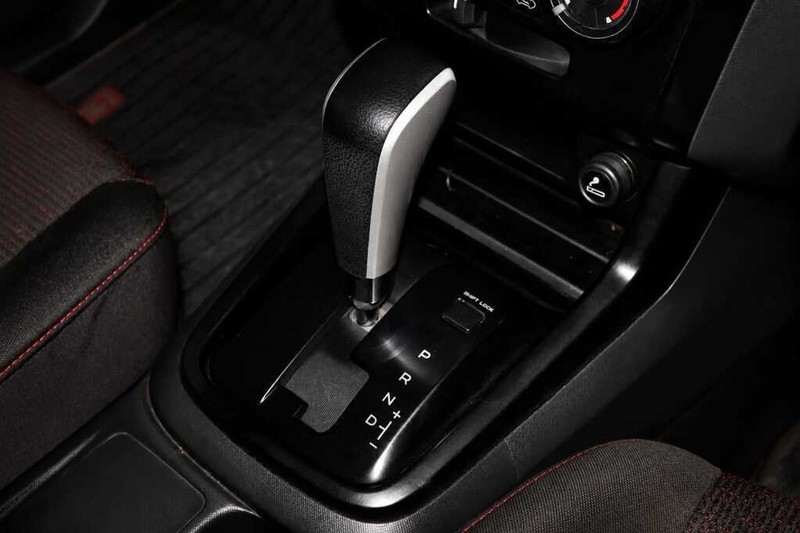 Isuzu D-Max - Bluebird Motors - Image 12