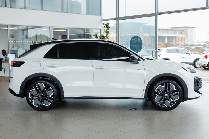 Volkswagen T-Roc - Midbay Motors - Image 17