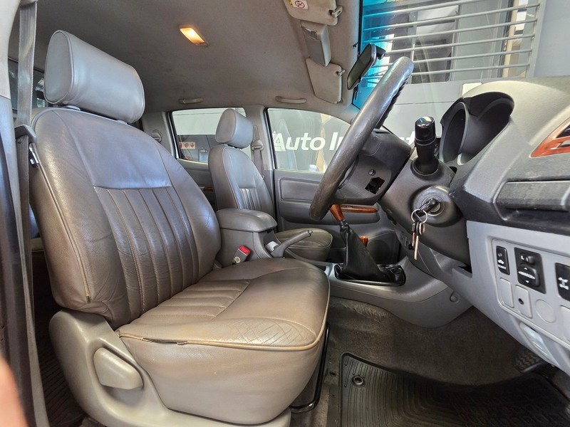 Toyota Hilux - Auto Investments Montana - Image 11