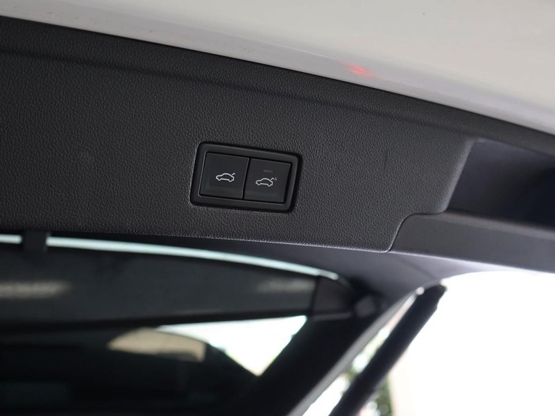 Volkswagen Touareg - Hatfield VW Rivonia - Image 11