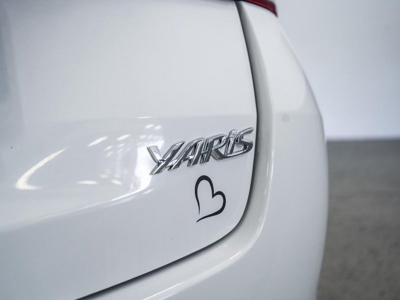 Toyota Yaris - Chery Waterfall - Image 9