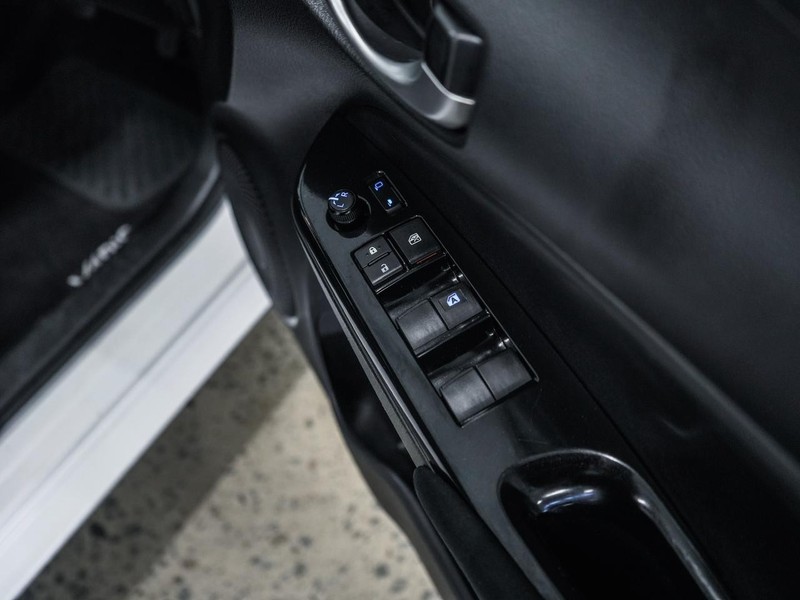 Toyota Yaris - Chery Waterfall - Image 23