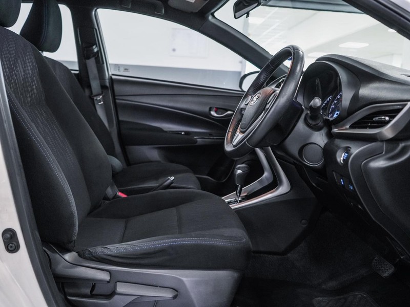 Toyota Yaris - Chery Waterfall - Image 17