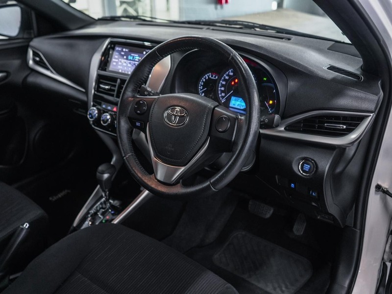 Toyota Yaris - Chery Waterfall - Image 16