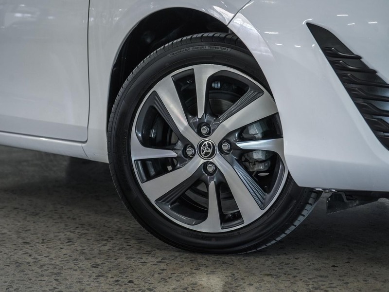 Toyota Yaris - Chery Waterfall - Image 4