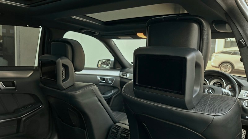 Mercedes-Benz E-class - Isuzu Richards Bay - Image 11