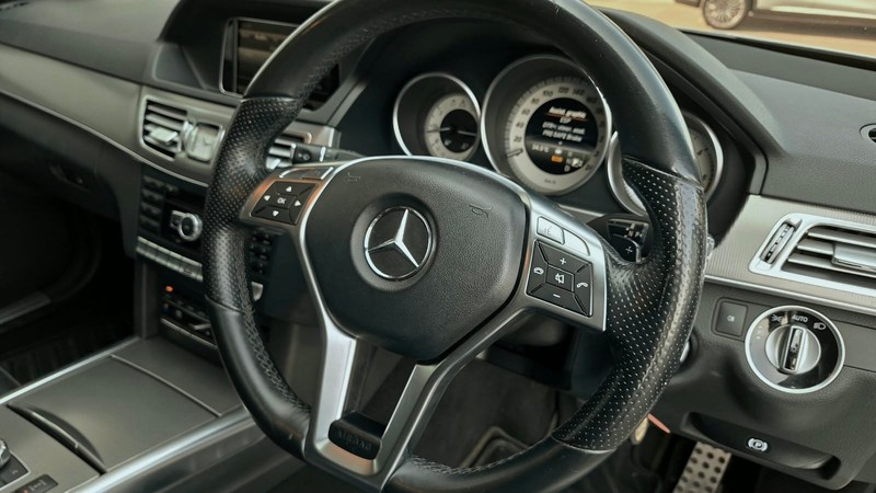 Mercedes-Benz E-class - Isuzu Richards Bay - Image 5