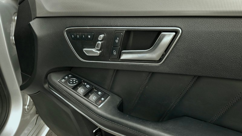 Mercedes-Benz E-class - Isuzu Richards Bay - Image 9