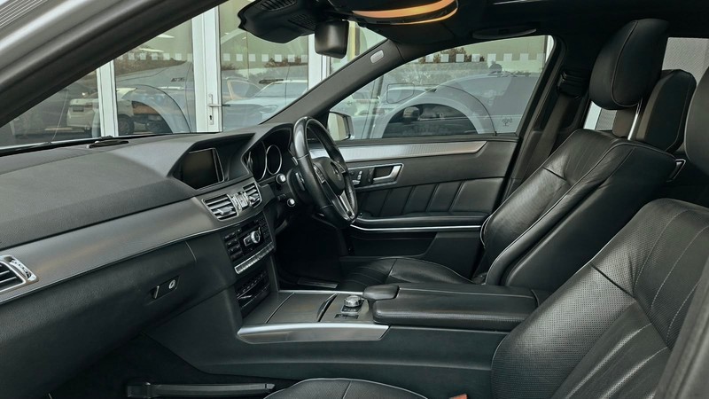 Mercedes-Benz E-class - Isuzu Richards Bay - Image 22