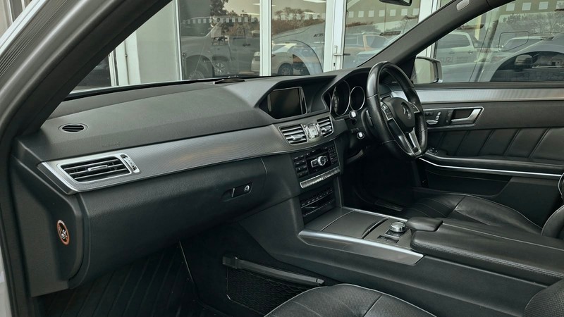 Mercedes-Benz E-class - Isuzu Richards Bay - Image 19