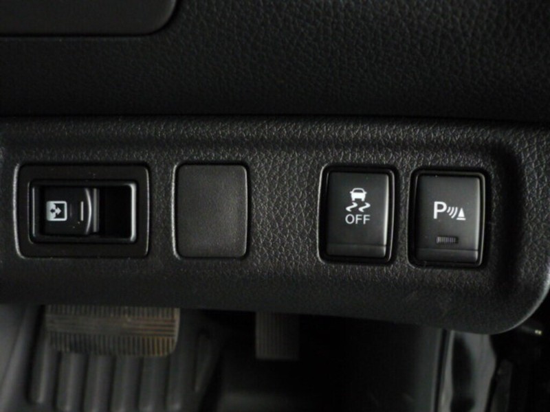 Nissan Navara - LisaCars - Image 16