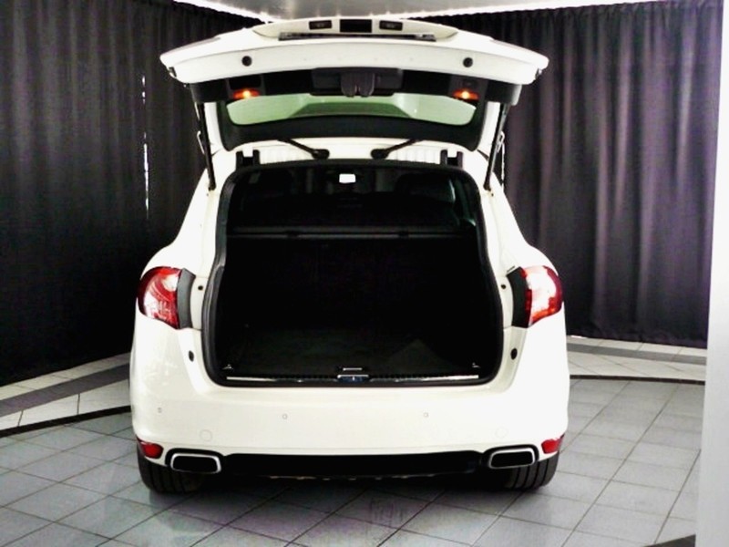 Porsche Cayenne - LisaCars - Image 11