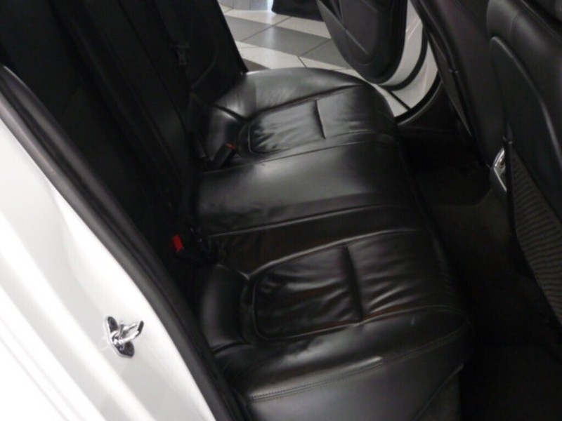 Jaguar XF - LisaCars - Image 12