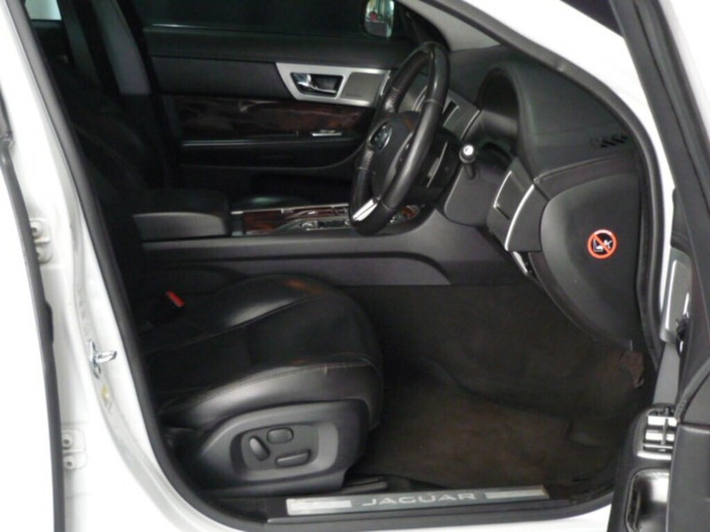 Jaguar XF - LisaCars - Image 11