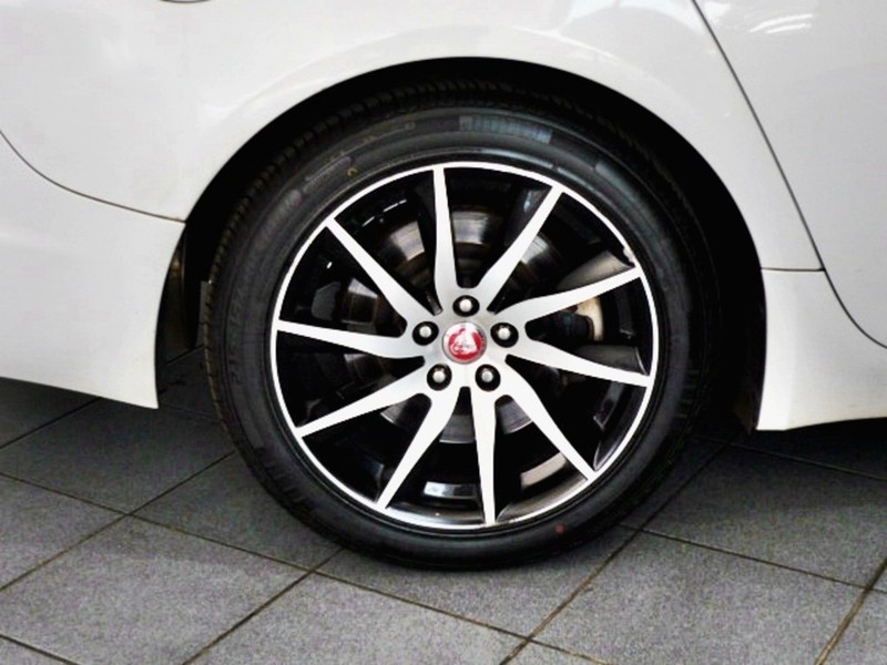 Jaguar XF - LisaCars - Image 8