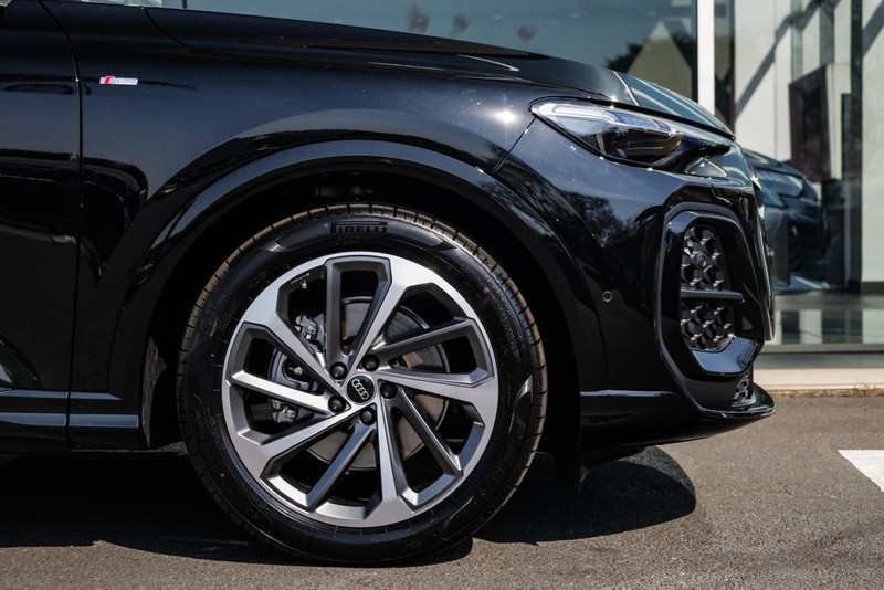 Audi Q5 - Audi Centre Hatfield - Image 3