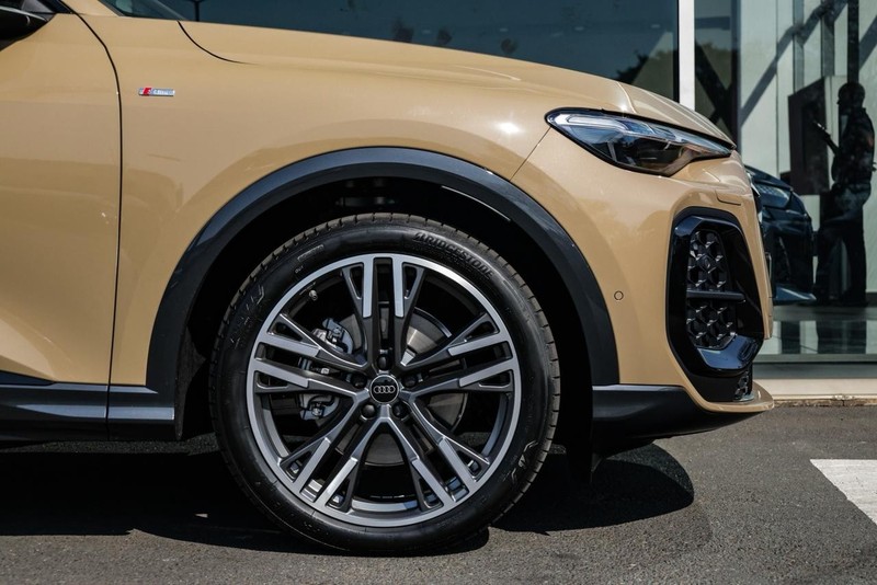 Audi Q5 - Audi Centre Hatfield - Image 2