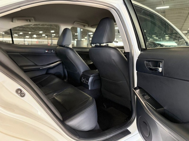 Lexus IS - Bakwena Auto Sales - Image 20