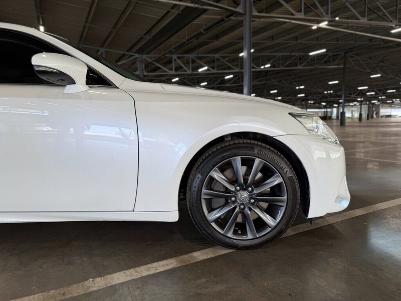 Lexus IS - Bakwena Auto Sales - Image 11