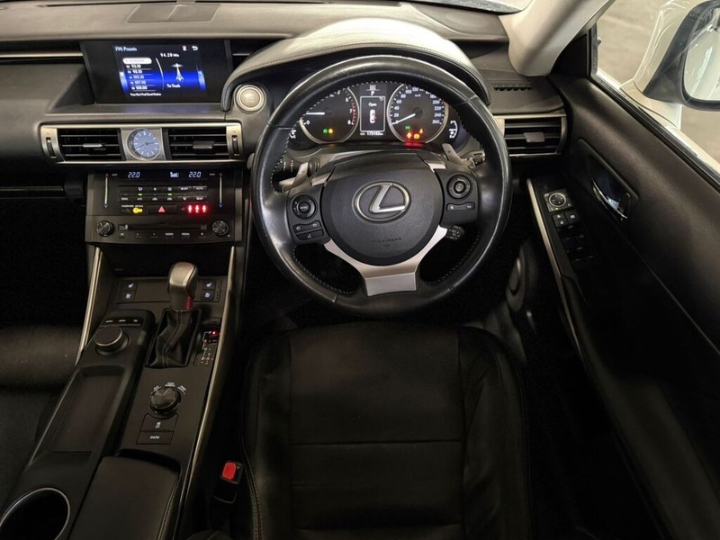Lexus IS - Bakwena Auto Sales - Image 14