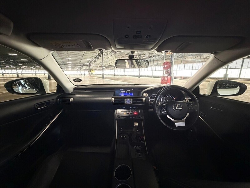 Lexus IS - Bakwena Auto Sales - Image 12