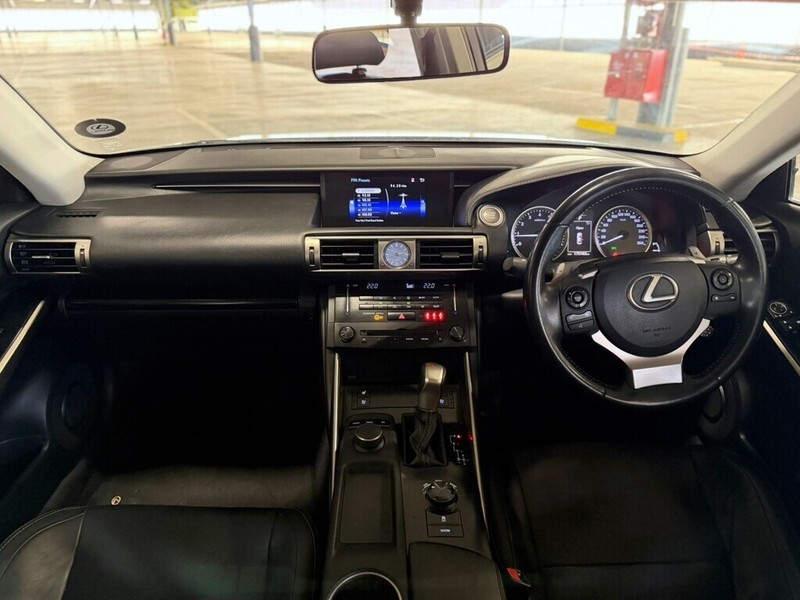 Lexus IS - Bakwena Auto Sales - Image 13