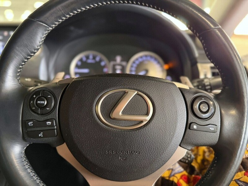 Lexus IS - Bakwena Auto Sales - Image 18