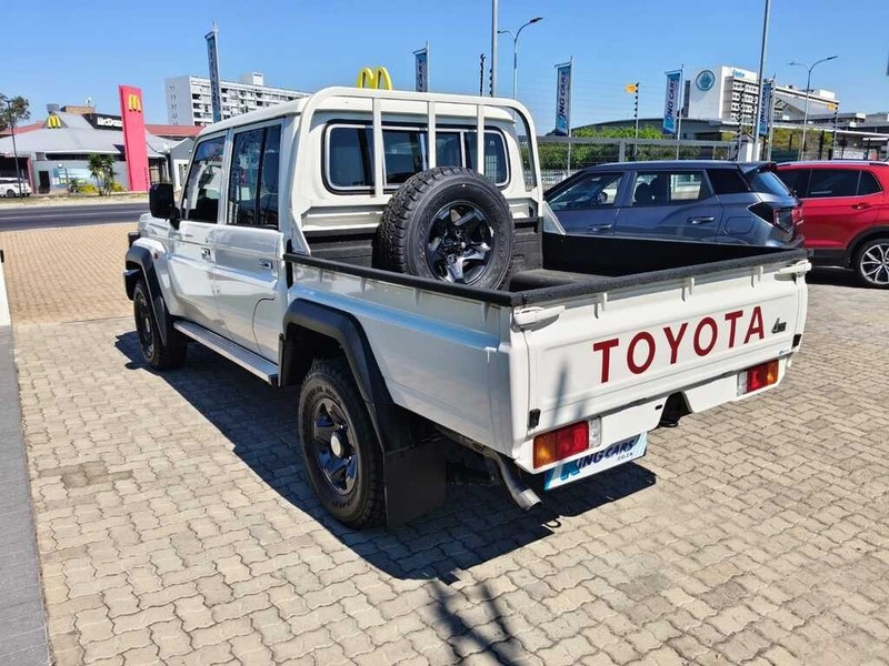 Toyota Land Cruiser - King Cars Bellville/Vredekloof - Image 5