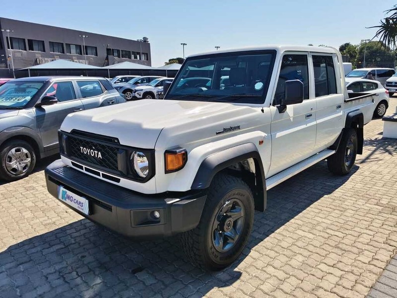 Toyota Land Cruiser - King Cars Bellville/Vredekloof - Image 3
