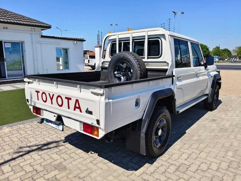 Toyota Land Cruiser - King Cars Bellville/Vredekloof - Image 7