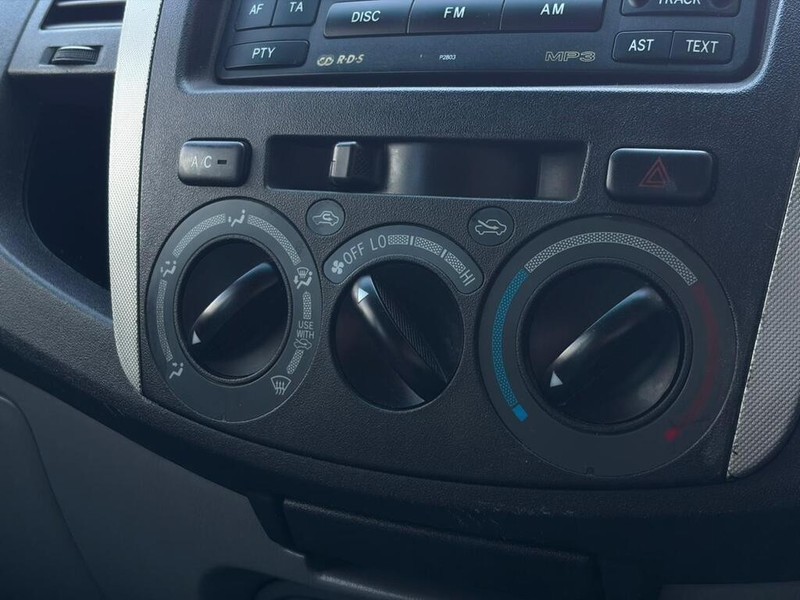 Toyota Hilux - Authentique Autos - Image 13