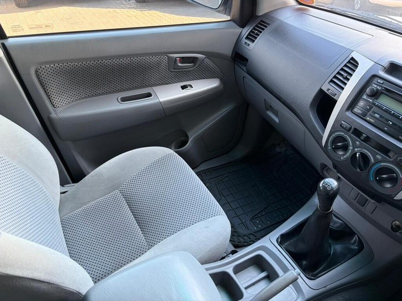 Toyota Hilux - Authentique Autos - Image 16