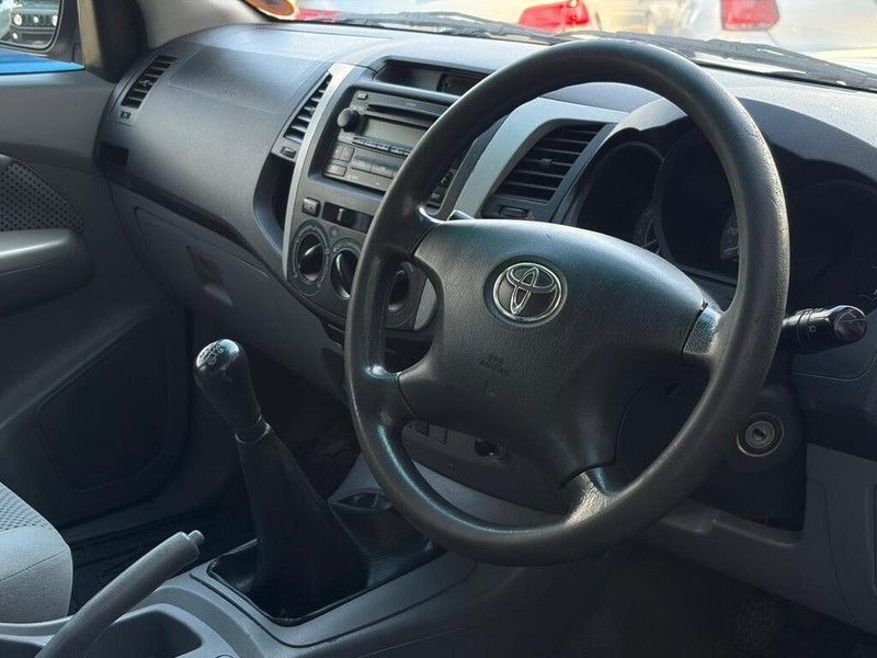 Toyota Hilux - Authentique Autos - Image 11