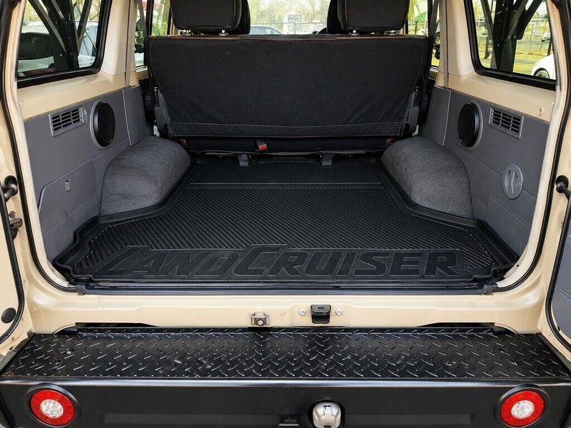 Toyota Land Cruiser - CARS@NOOK - Image 8