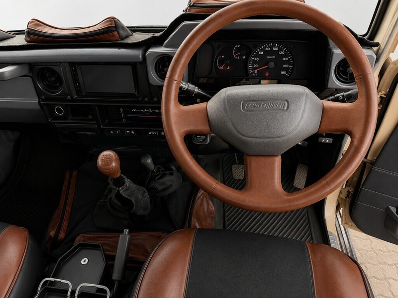 Toyota Land Cruiser - CARS@NOOK - Image 14