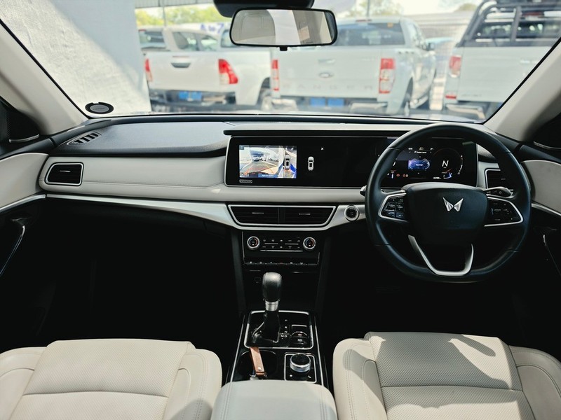 Mahindra XUV700 - Motortoria - Image 12