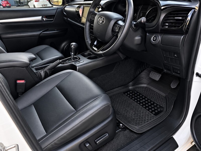 Toyota Hilux - CARS@NOOK - Image 10