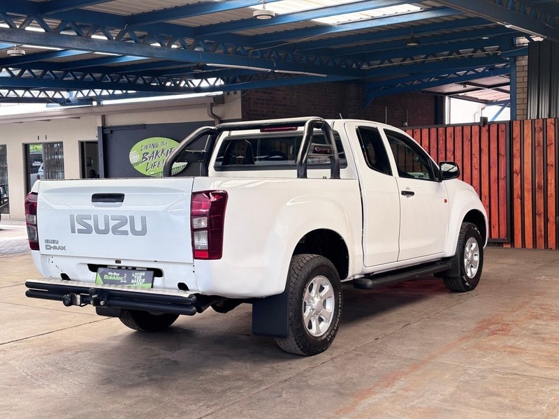 Isuzu D-Max - We Buy Bakkies - Image 12
