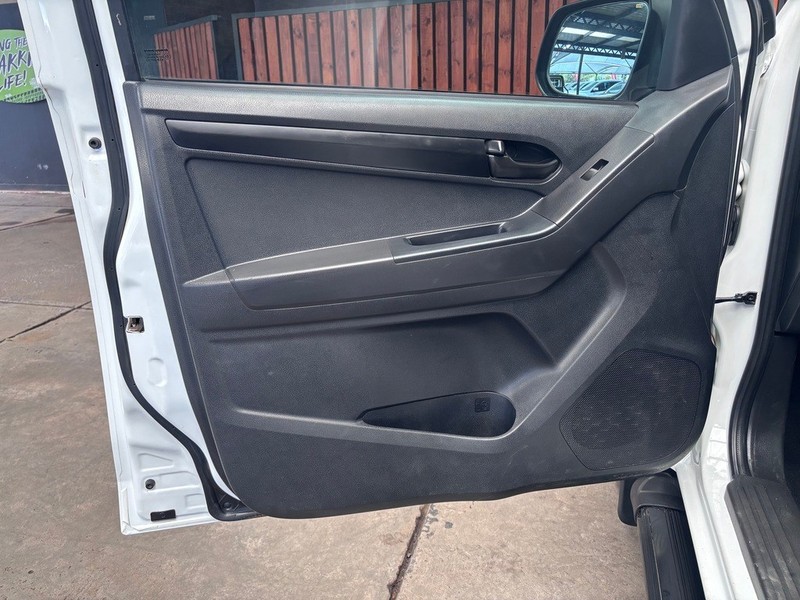 Isuzu D-Max - We Buy Bakkies - Image 16